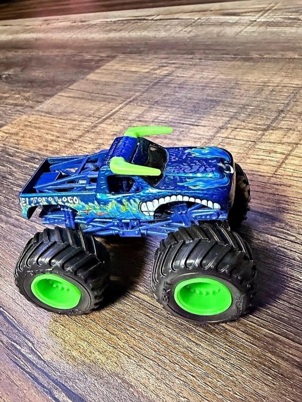 Monster Jam El Toro Loco Blue Green Monster Truck Diecast Toy Truck RARE